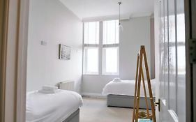 Finest Retreats - Tides - Luxury Sea Views Apartment
